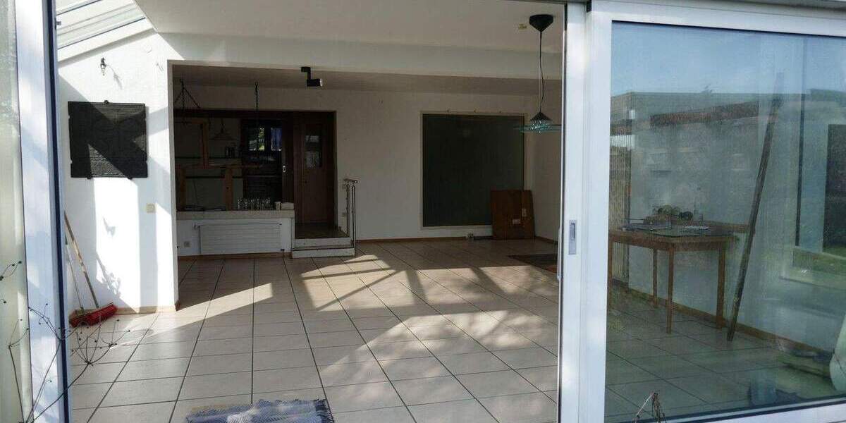 Einfamilienhaus Saarbrücken Eschberg - 5 Zimmer, 140 m&sup2;, 330.000&euro; | Angebot:25818416