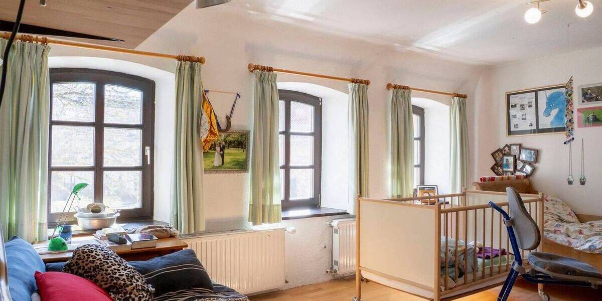 Mehrfamilienhaus, Wohnhaus Blieskastel Breitfurt - 7 Zimmer, 241 m&sup2;, 299.000&euro; | Angebot:25667229