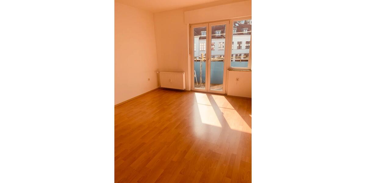Etagenwohnung Saarbrücken Eschberg - 4 Zimmer, 104 m&sup2;, 880&euro; | Angebot:25877714