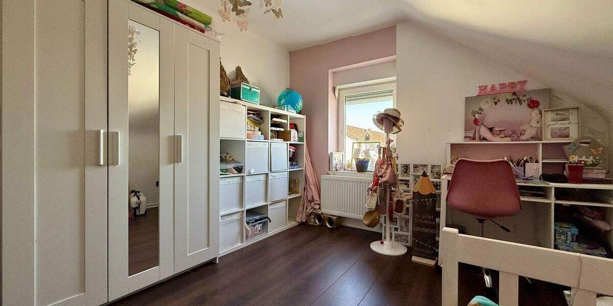 Freistehendes EFH mit großem Garten, Terrasse & Erweiterungspotenzial - saniert, neue Heizung (2023) - Einfamilienhaus Lebach | Angebot:25703541