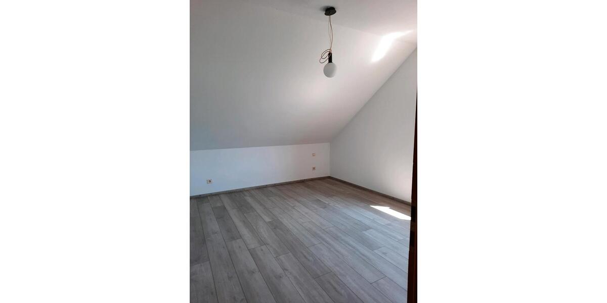 Dachgeschoßwohnung Saarbrücken Dudweiler - 3 Zimmer, 73 m&sup2;, 135.000&euro; | Angebot:26585903