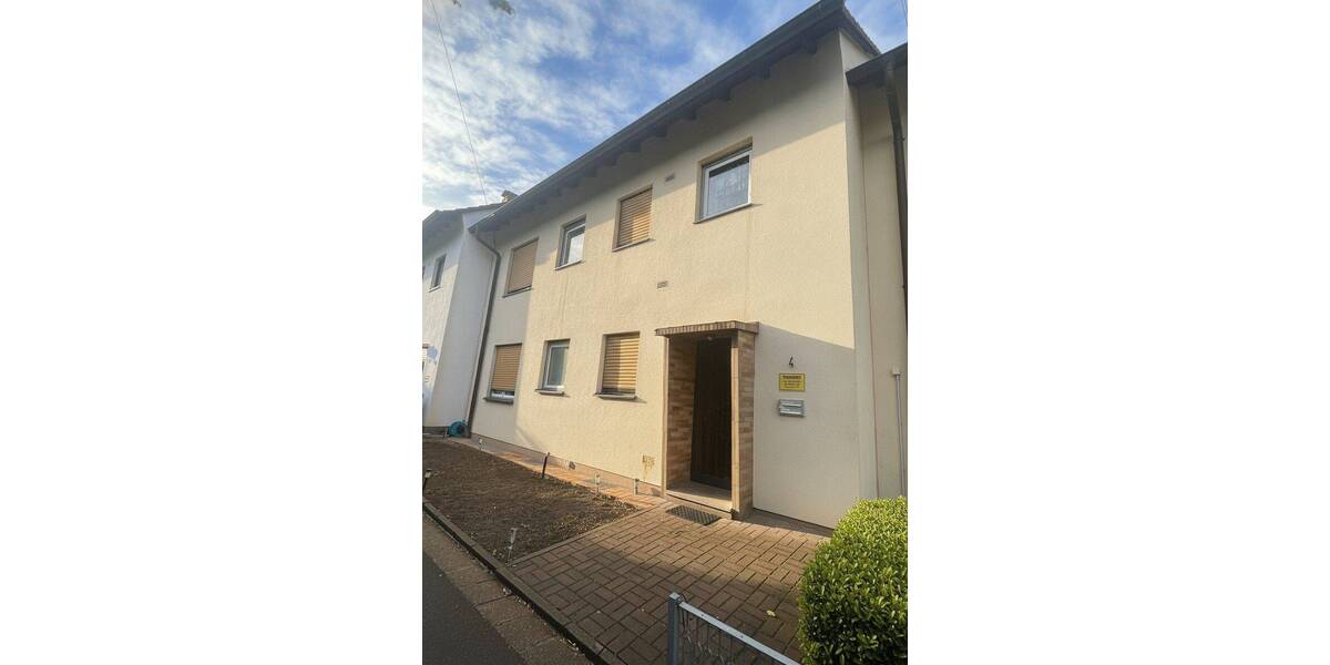 Reihenmittelhaus Saarbrücken Klarenthal - 8 Zimmer, 170 m&sup2;, 279.000&euro; | Angebot:26833730