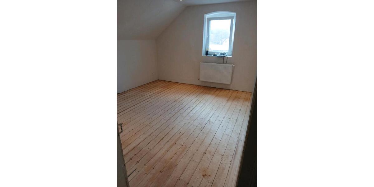 Etagenwohnung Sankt Wendel - 7 Zimmer, 180 m&sup2;, 1.000&euro; | Angebot:25056980