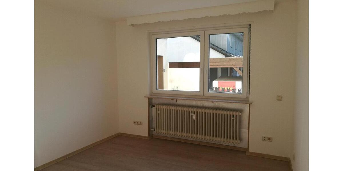 Erdgeschoßwohnung Homburg - 3.5 Zimmer, 119 m&sup2;, 1.050&euro; | Angebot:25235611