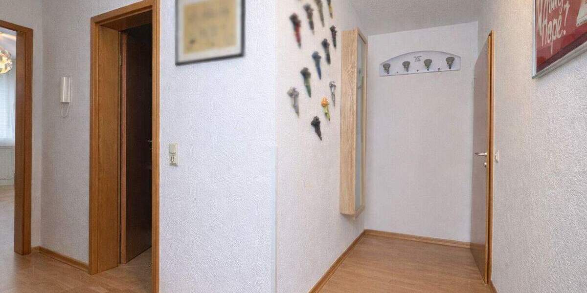 Etagenwohnung Schwalbach - 3 Zimmer, 80 m&sup2;, 169.000&euro; | Angebot:25677177