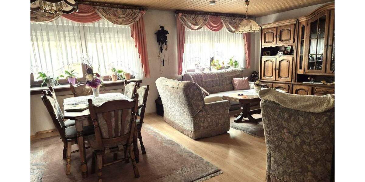 Mehrfamilienhaus, Wohnhaus Hüttigweiler Hüttigweiler - 6 Zimmer, 205 m&sup2;, 248.000&euro; | Angebot:25730740