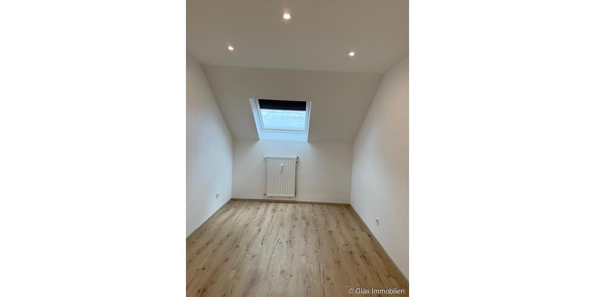 Dachgeschoßwohnung Ottweiler - 5 Zimmer, 97 m&sup2;, 750&euro; | Angebot:25892650