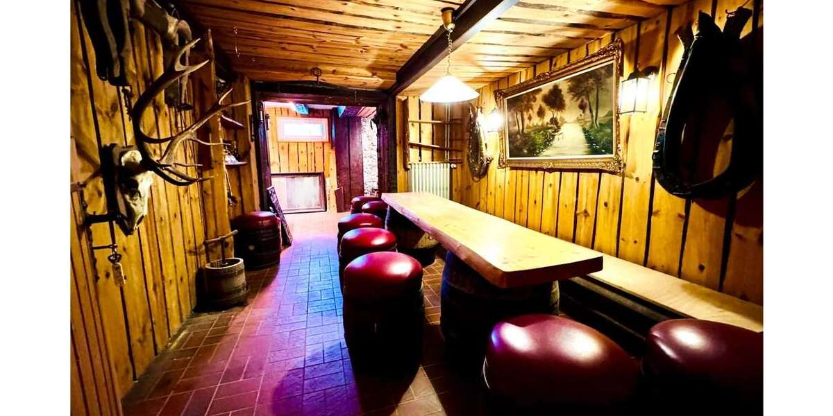 Einfamilienhaus Bexbach - 6 Zimmer, 350 m&sup2;, 586.000&euro; | Angebot:26019044