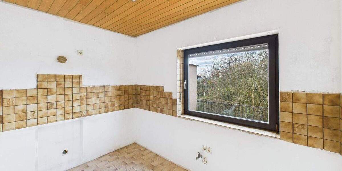 Einfamilienhaus Saarlouis Fraulautern - 7 Zimmer, 158 m&sup2;, 229.000&euro; | Angebot:25799581