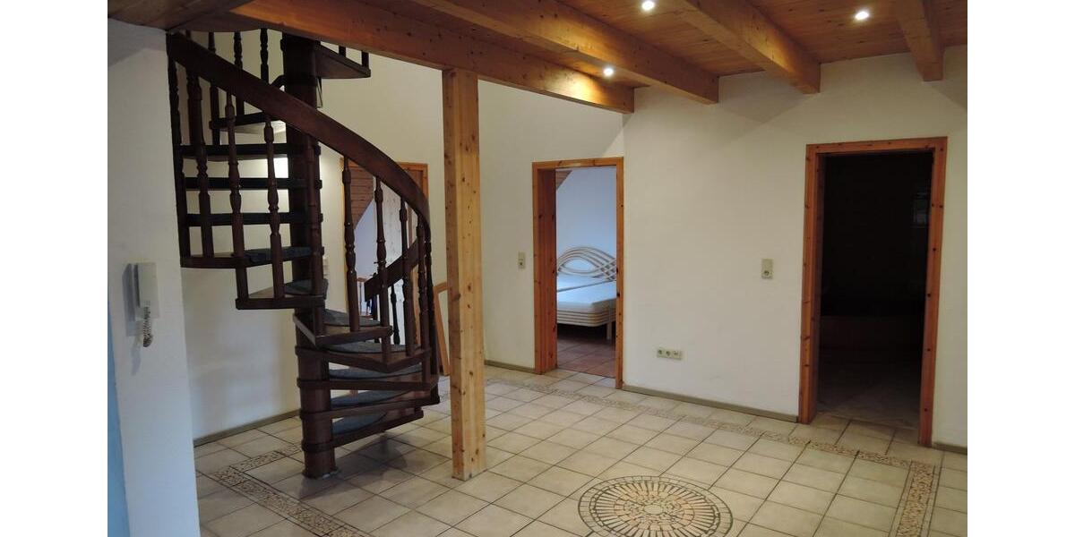 Etagenwohnung Blieskastel - 5 Zimmer, 160 m&sup2;, 650&euro; | Angebot:25843258