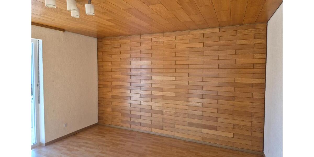 Etagenwohnung Saarbrücken West - 6 Zimmer, 120 m&sup2;, 1.000&euro; | Angebot:25307885