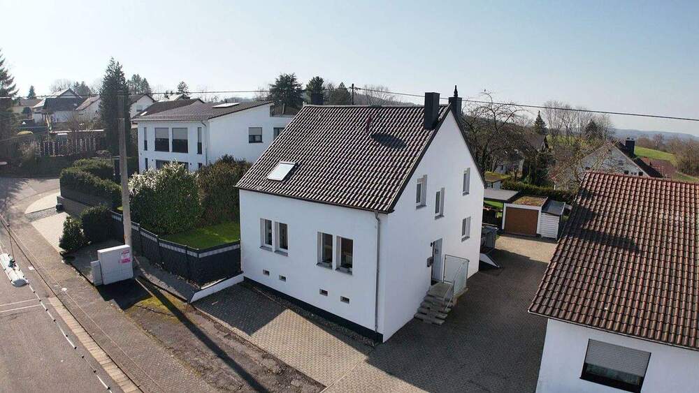 Freistehendes EFH mit großem Garten, Terrasse & Erweiterungspotenzial - saniert, neue Heizung (2023) - Einfamilienhaus Lebach | Angebot:25703541