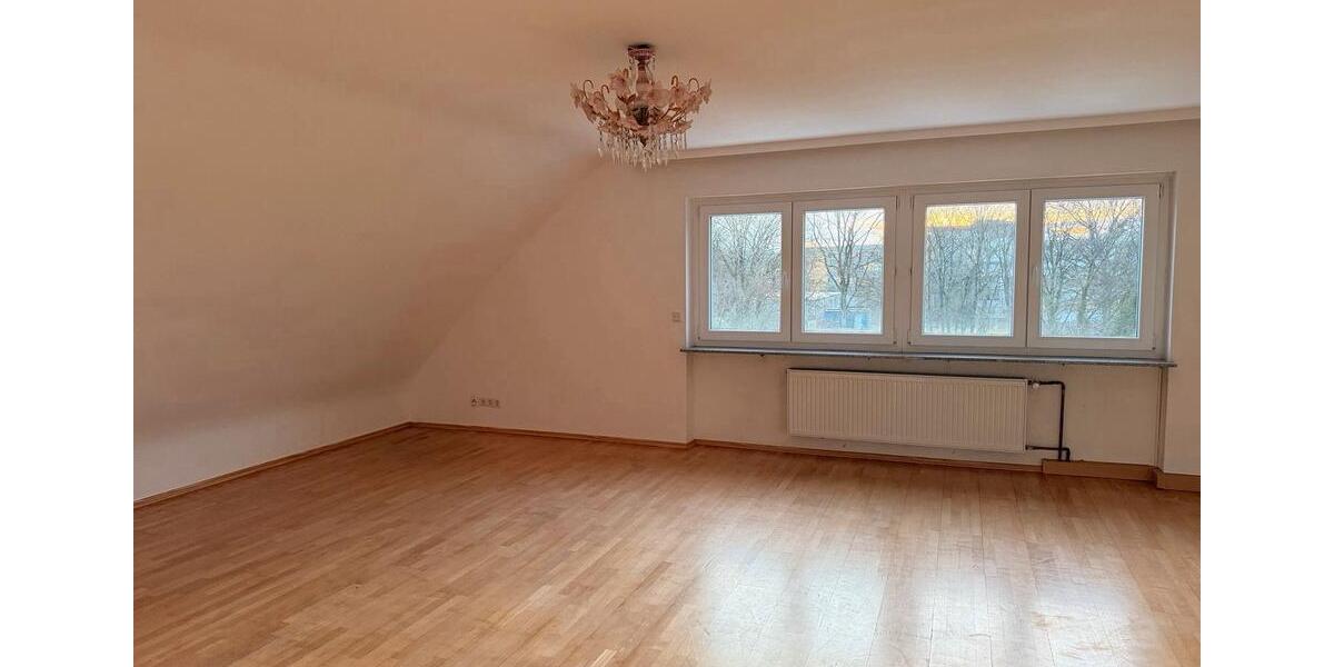 Dachgeschoßwohnung Saarbrücken Malstatt - 3 Zimmer, 100 m&sup2;, 750&euro; | Angebot:24842811