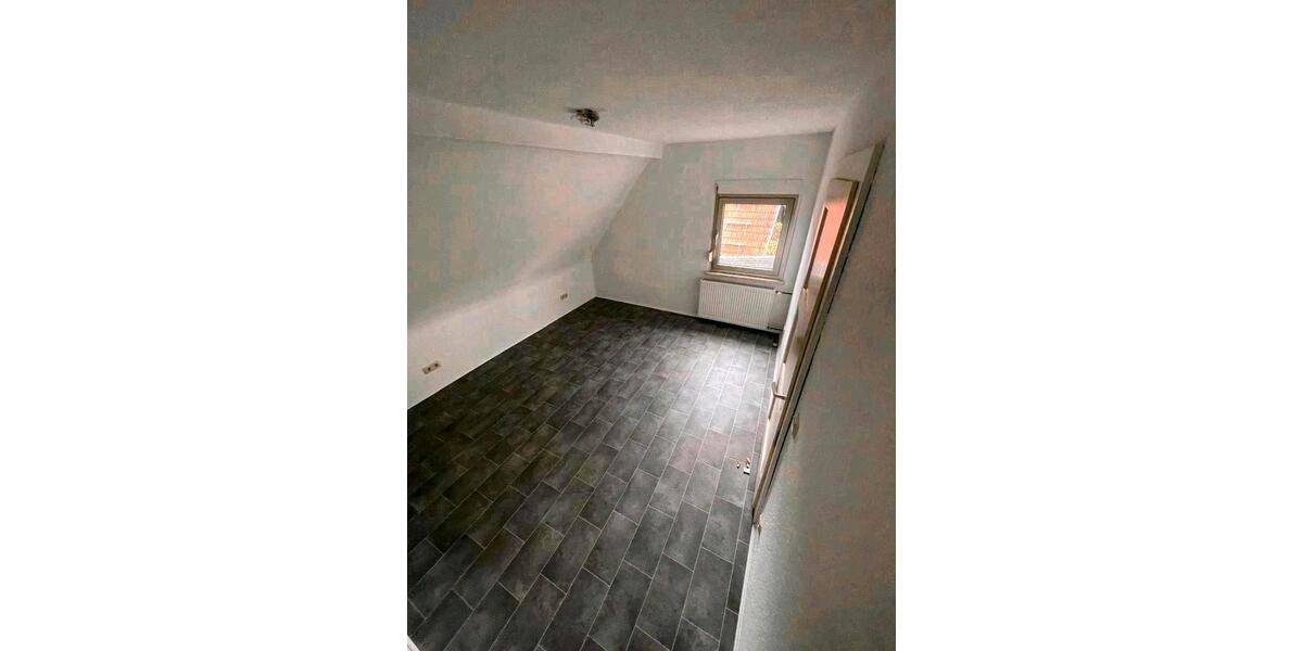 Etagenwohnung Neunkirchen Heinitz - 4 Zimmer, 85 m&sup2;, 800&euro; | Angebot:26699844
