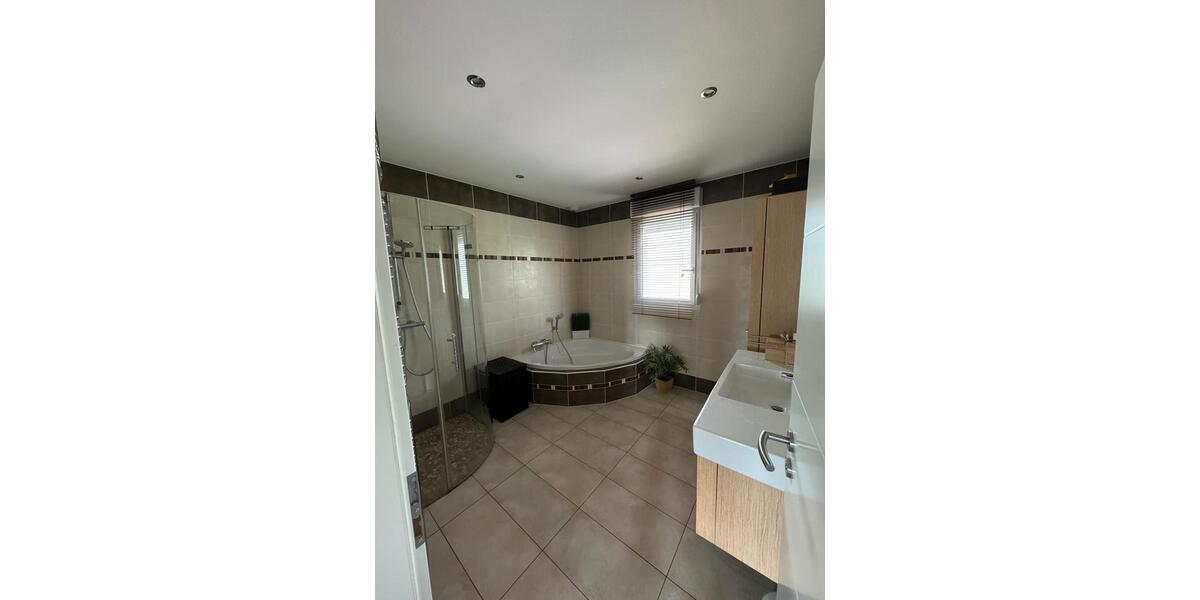 Einfamilienhaus Saarbrücken - 6 Zimmer, 150 m&sup2;, 499.000&euro; | Angebot:25656747