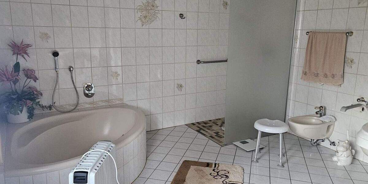 Mehrfamilienhaus, Wohnhaus Ottweiler - 6 Zimmer, 279.000&euro; | Angebot:25780473