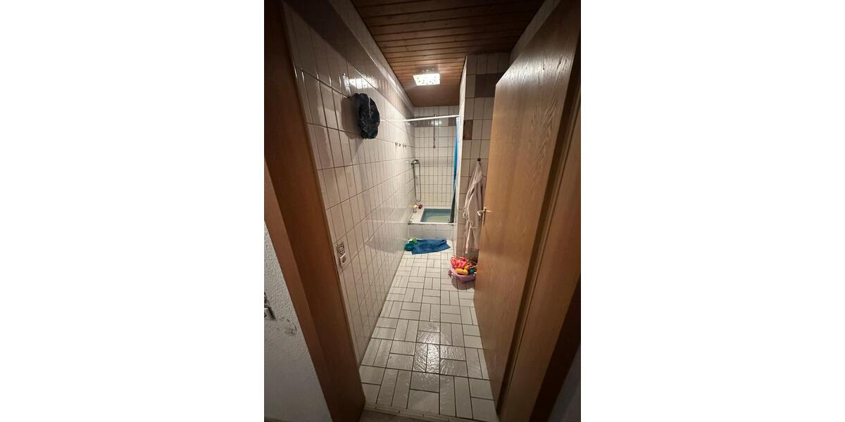 Etagenwohnung Neunkirchen Heinitz - 4 Zimmer, 118 m&sup2;, 600&euro; | Angebot:25787256