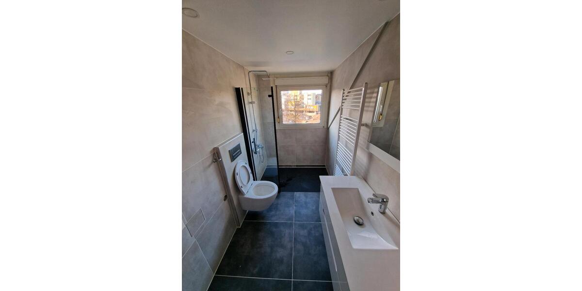 Dachgeschoßwohnung Schiffweiler - 4 Zimmer, 100 m&sup2;, 700&euro; | Angebot:25823304