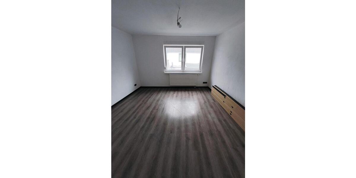 Etagenwohnung Merchweiler - 4 Zimmer, 102 m&sup2;, 875&euro; | Angebot:25883548