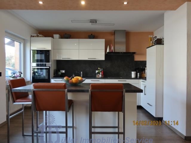 Großzügiges lichtdurchflutetes Zwei-Generationenhaus in schöner Stadtrandlage - Einfamilienhaus Homburg | Angebot:10240180