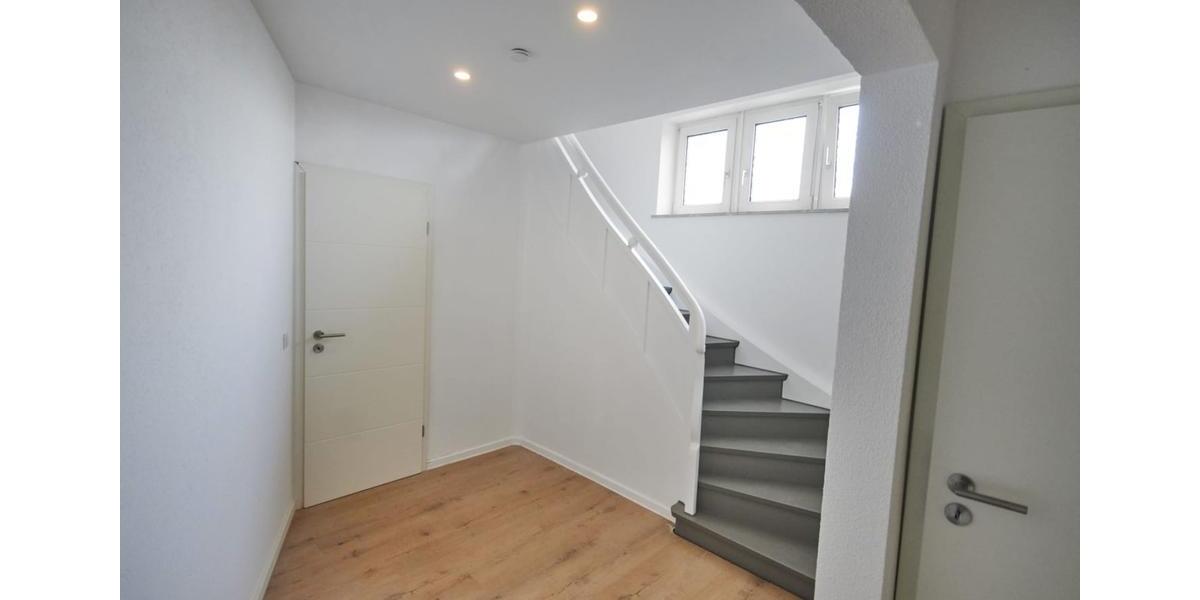 Etagenwohnung Saarlouis - 2 Zimmer, 96 m&sup2;, 850&euro; | Angebot:25853640