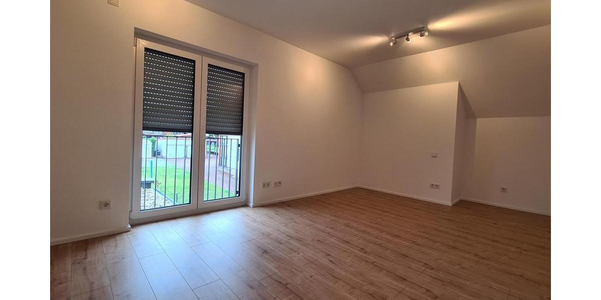 Einziehen und Wohlfühlen - Lichtdurchflutetes Wohnhaus, NB-Erstbezug, in idyllischer Stadtrandlage - Doppelhaushälfte Homburg | Angebot:12496894