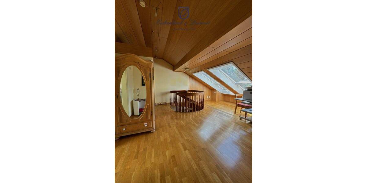 Mehrfamilienhaus, Wohnhaus Schwalbach - 8 Zimmer, 217 m&sup2;, 490.000&euro; | Angebot:25779317