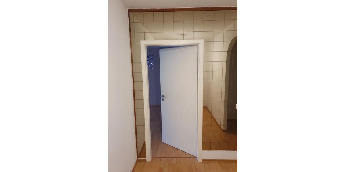 Etagenwohnung Saarbrücken Neue Bremm - 3 Zimmer, 75 m&sup2;, 140.000&euro; | Angebot:25854461