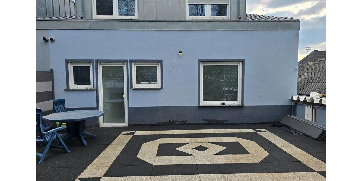 Etagenwohnung Saarbrücken Brebach-Fechingen - 5 Zimmer, 155 m&sup2;, 195.000&euro; | Angebot:26111977