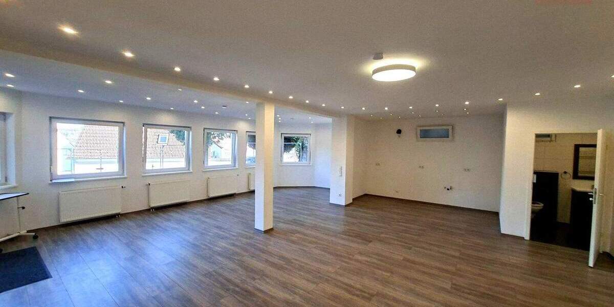 Etagenwohnung Neunkirchen/Saar Innenstadt - 2 Zimmer, 95 m&sup2;, 135.000&euro; | Angebot:25673997