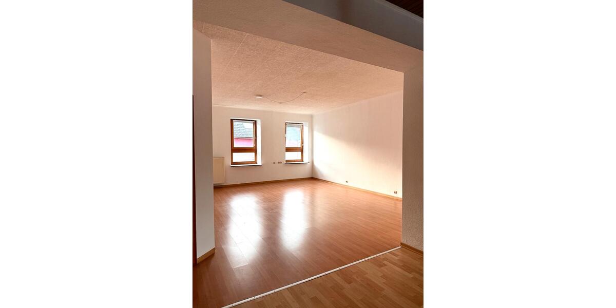 Etagenwohnung Saarlouis - 1 Zimmer, 98 m&sup2;, 690&euro; | Angebot:25838092