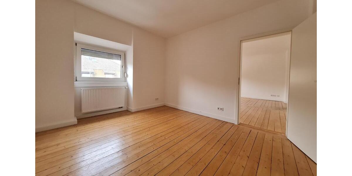Etagenwohnung Saarbrücken West - 5 Zimmer, 100 m&sup2;, 900&euro; | Angebot:25378854