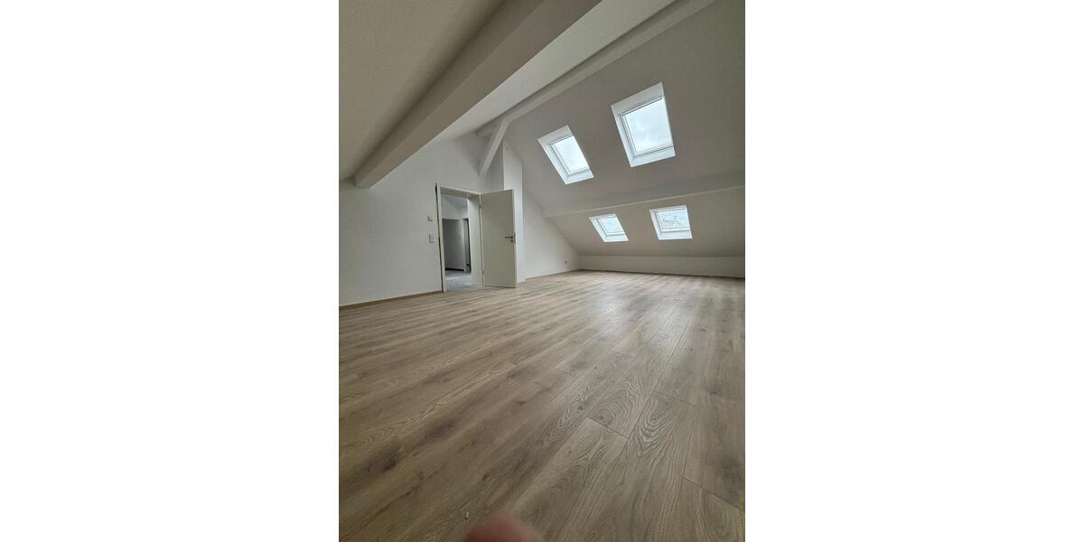 Etagenwohnung Saarwellingen - 2 Zimmer, 85 m&sup2;, 700&euro; | Angebot:26535304