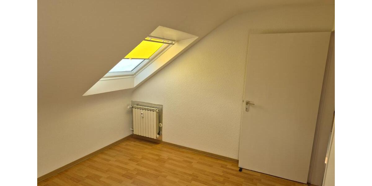 Etagenwohnung Saarbrücken West - 6 Zimmer, 120 m&sup2;, 1.000&euro; | Angebot:25307885