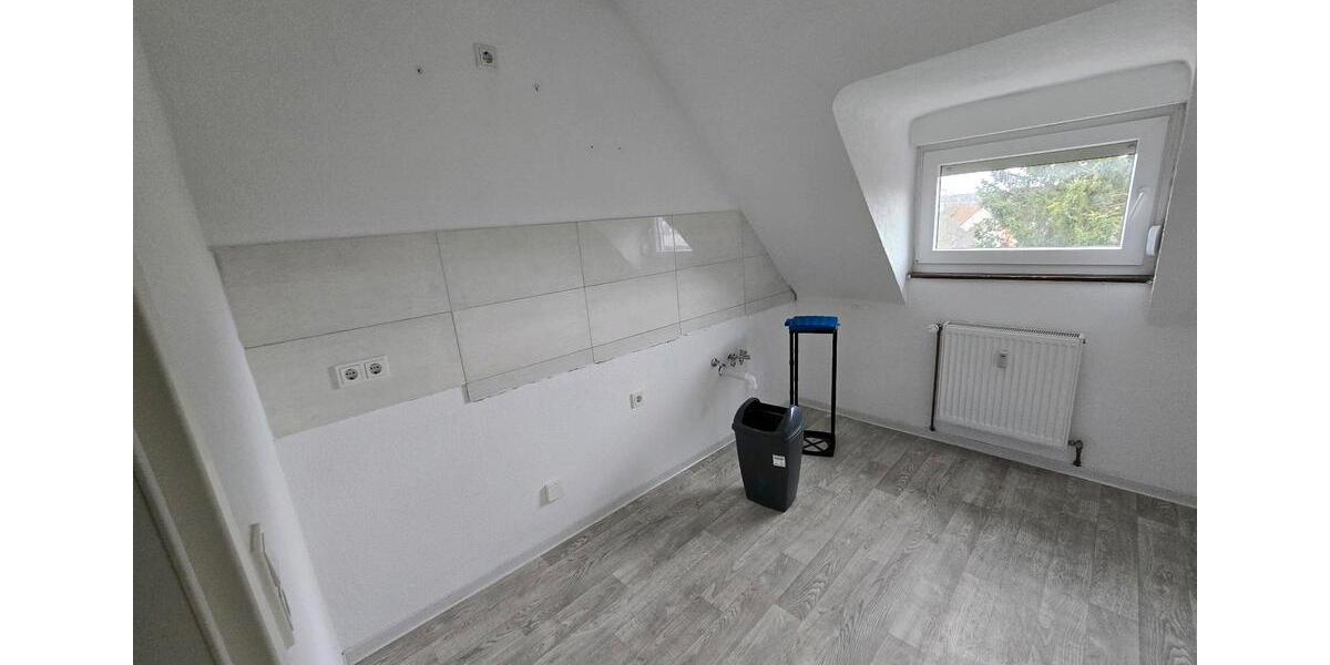 Dachgeschoßwohnung Völklingen - 4 Zimmer, 70 m&sup2;, 600&euro; | Angebot:25845292