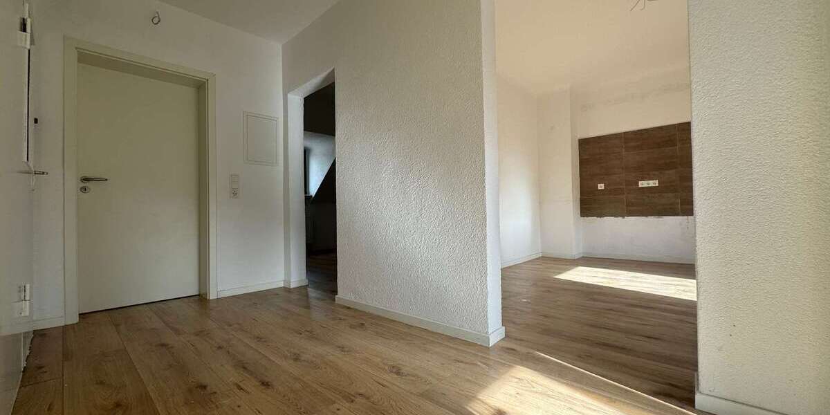 Sanierte und gepflegte 3ZKB Dachgeschosswohnung in St. Ingbert-Rentrisch - Dachgeschoßwohnung Sankt Ingbert | Angebot:27312578