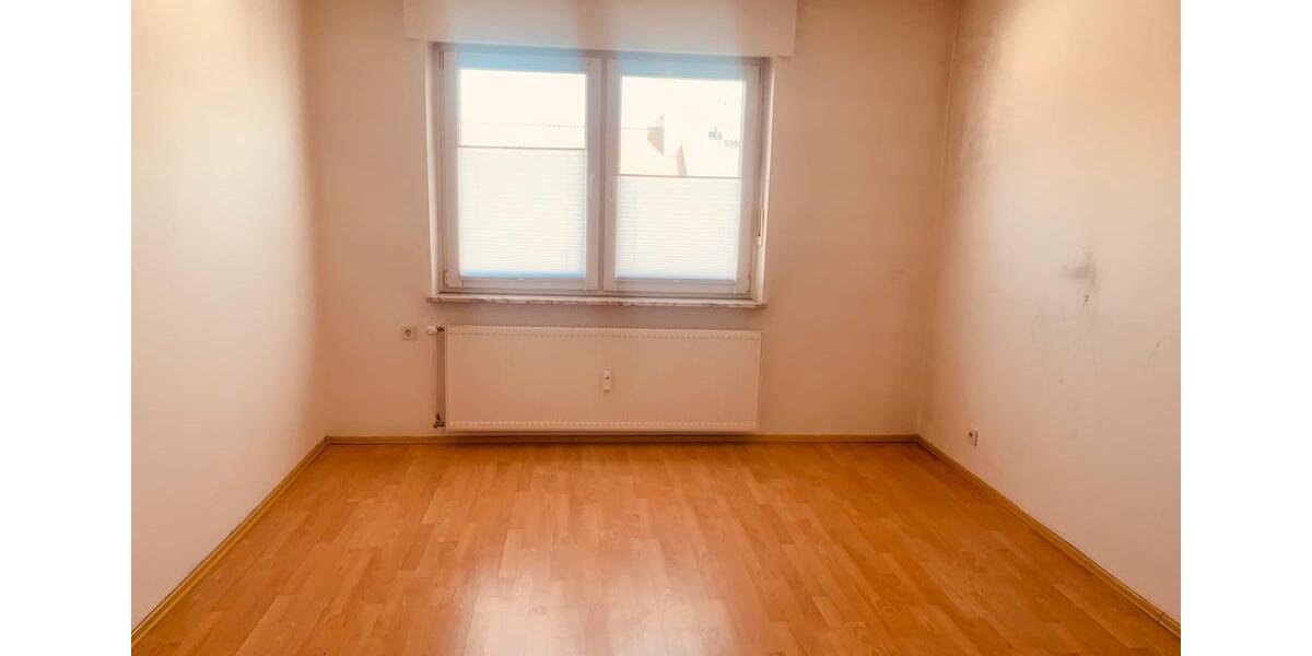 Etagenwohnung Saarbrücken Eschberg - 4 Zimmer, 104 m&sup2;, 880&euro; | Angebot:25877714