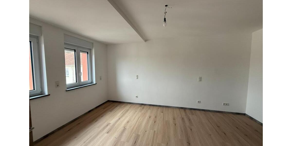 Etagenwohnung Saarbrücken Brebach-Fechingen - 2 Zimmer, 85 m&sup2;, 1.200&euro; | Angebot:25853637