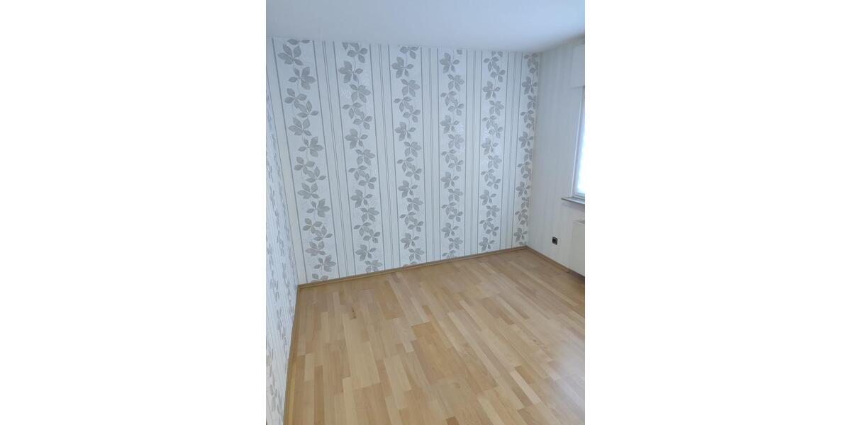 Etagenwohnung Waldmohr - 4 Zimmer, 110 m&sup2;, 1.050&euro; | Angebot:25026286