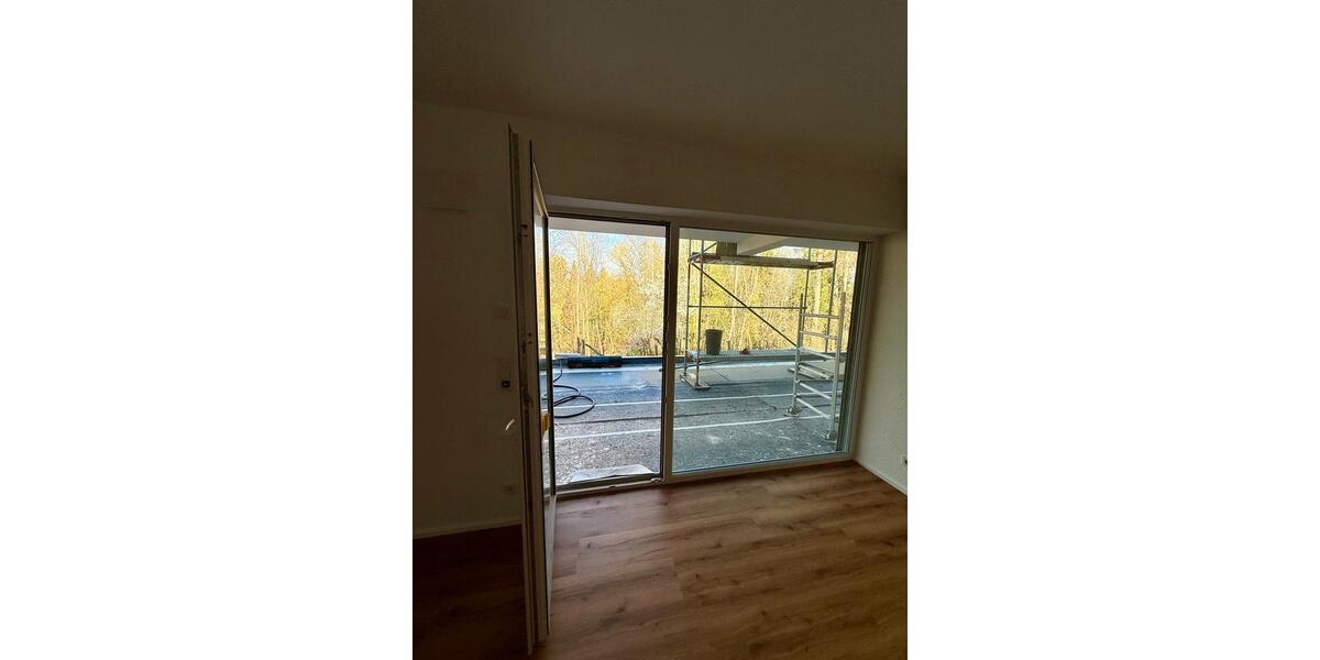 Erdgeschoßwohnung Saarlouis - 2 Zimmer, 77 m&sup2;, 850&euro; | Angebot:25838097