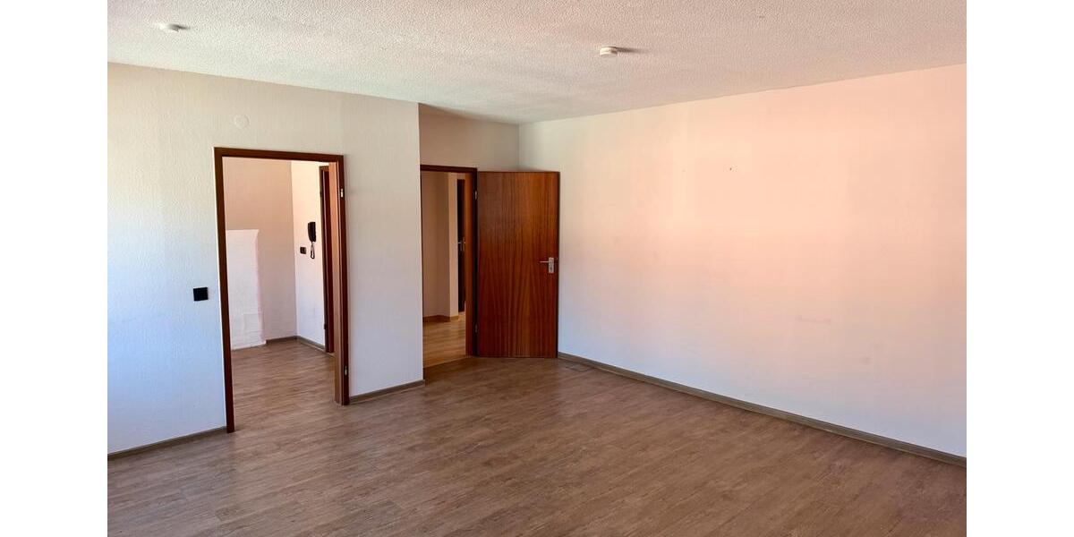 Etagenwohnung Riegelsberg - 3 Zimmer, 86 m&sup2;, 700&euro; | Angebot:25900931