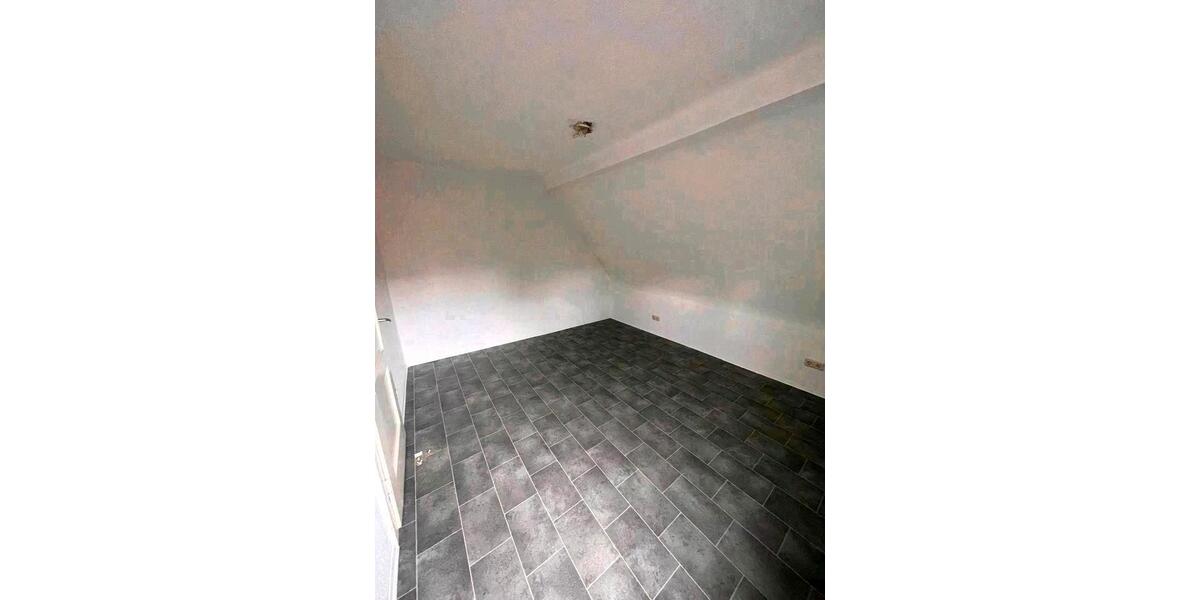 Etagenwohnung Neunkirchen Heinitz - 4 Zimmer, 85 m&sup2;, 800&euro; | Angebot:26699844