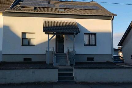 Haus Überherrn - 8 Zimmer, 165 m&sup2;, 390.000&euro; | Angebot:25148585