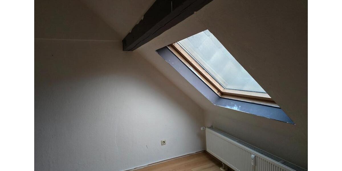 Dachgeschoßwohnung Saarbrücken Neue Bremm - 3 Zimmer, 92 m&sup2;, 900&euro; | Angebot:26125475