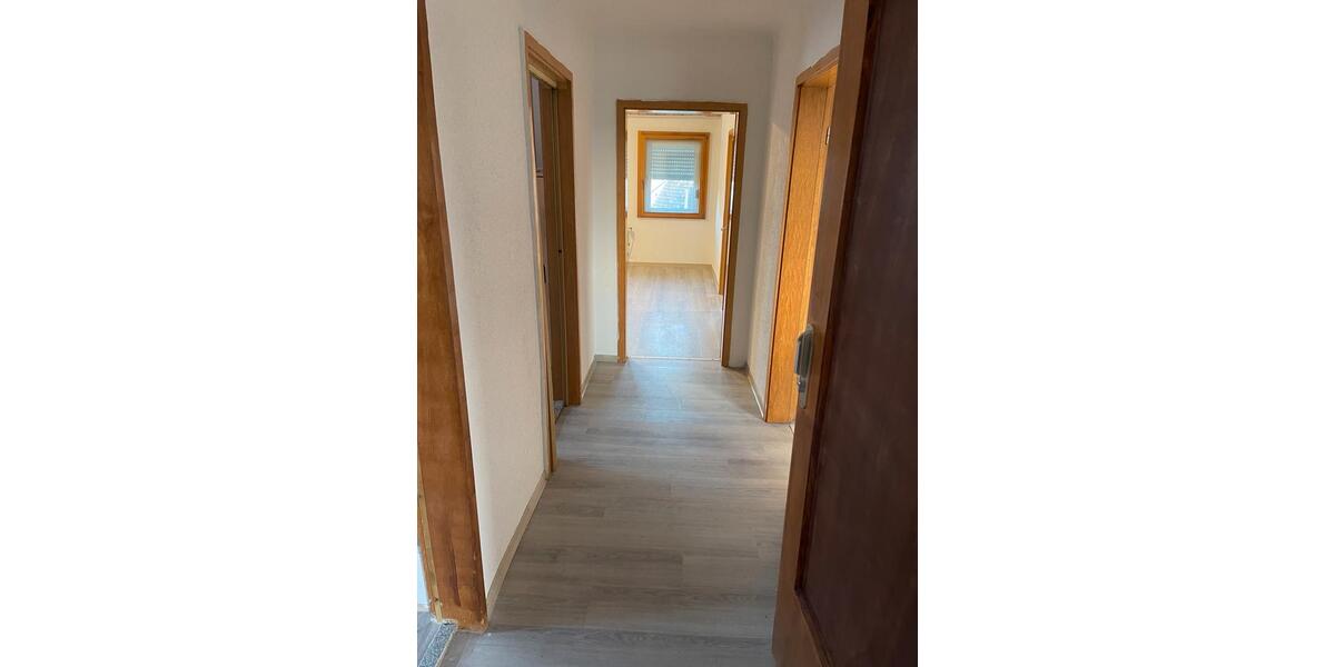 Etagenwohnung Riegelsberg - 3 Zimmer, 92 m&sup2;, 650&euro; | Angebot:25859975