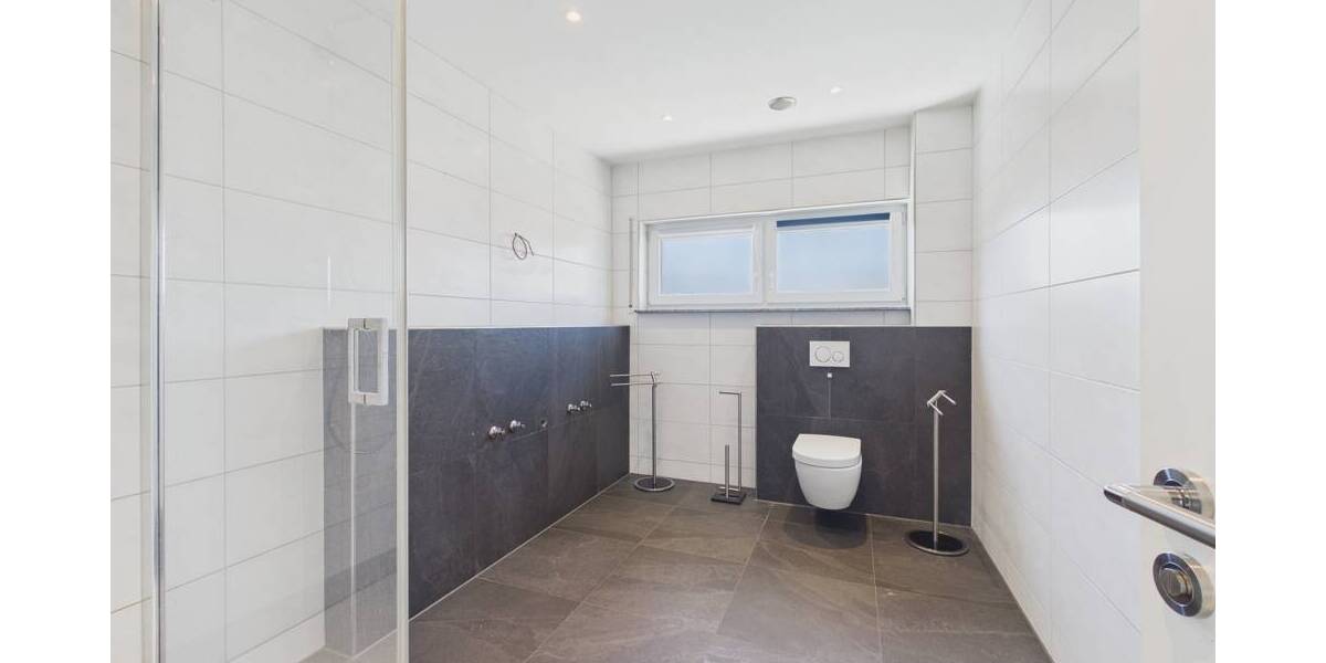 Einfamilienhaus Saarbrücken / Klarenthal Klarenthal - 6 Zimmer, 226 m&sup2;, 630.000&euro; | Angebot:26244752
