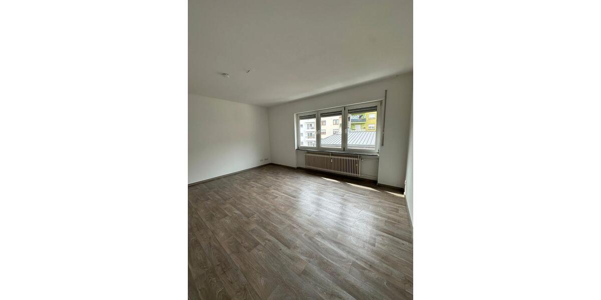 Etagenwohnung Saarbrücken Neue Bremm - 3 Zimmer, 75 m&sup2;, 600&euro; | Angebot:26662954