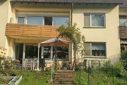Haus Saarbrücken Klarenthal - 8 Zimmer, 170 m&sup2;, 279.000&euro; | Angebot:26833730