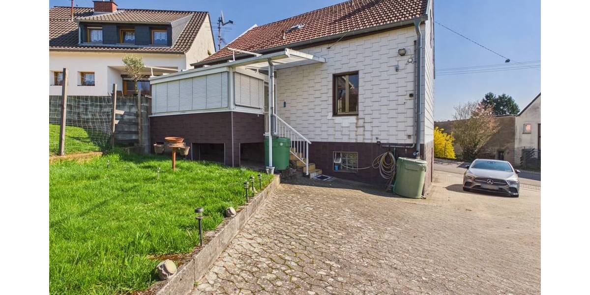 Einfamilienhaus Püttlingen - 7 Zimmer, 113 m&sup2;, 115.000&euro; | Angebot:26685705