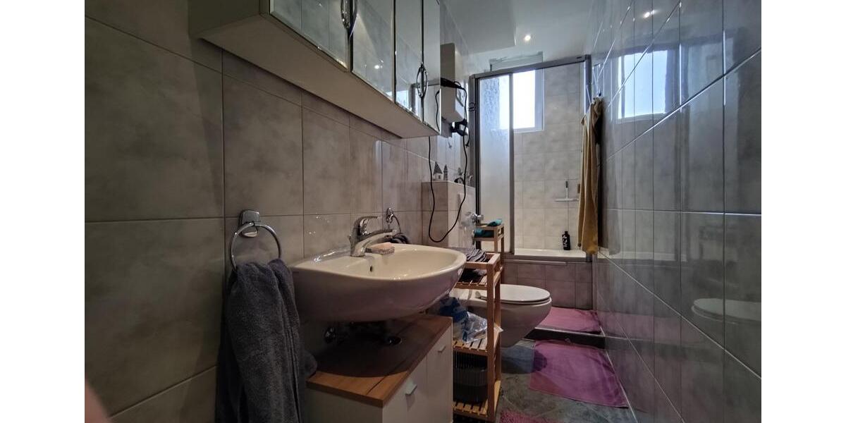 Etagenwohnung Saarbrücken Neue Bremm - 3 Zimmer, 95 m&sup2;, 850&euro; | Angebot:26536062